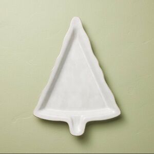 Christmas Hearth & Hand With Magnolia Stoneware Tree Shape Coolie Plate. New.